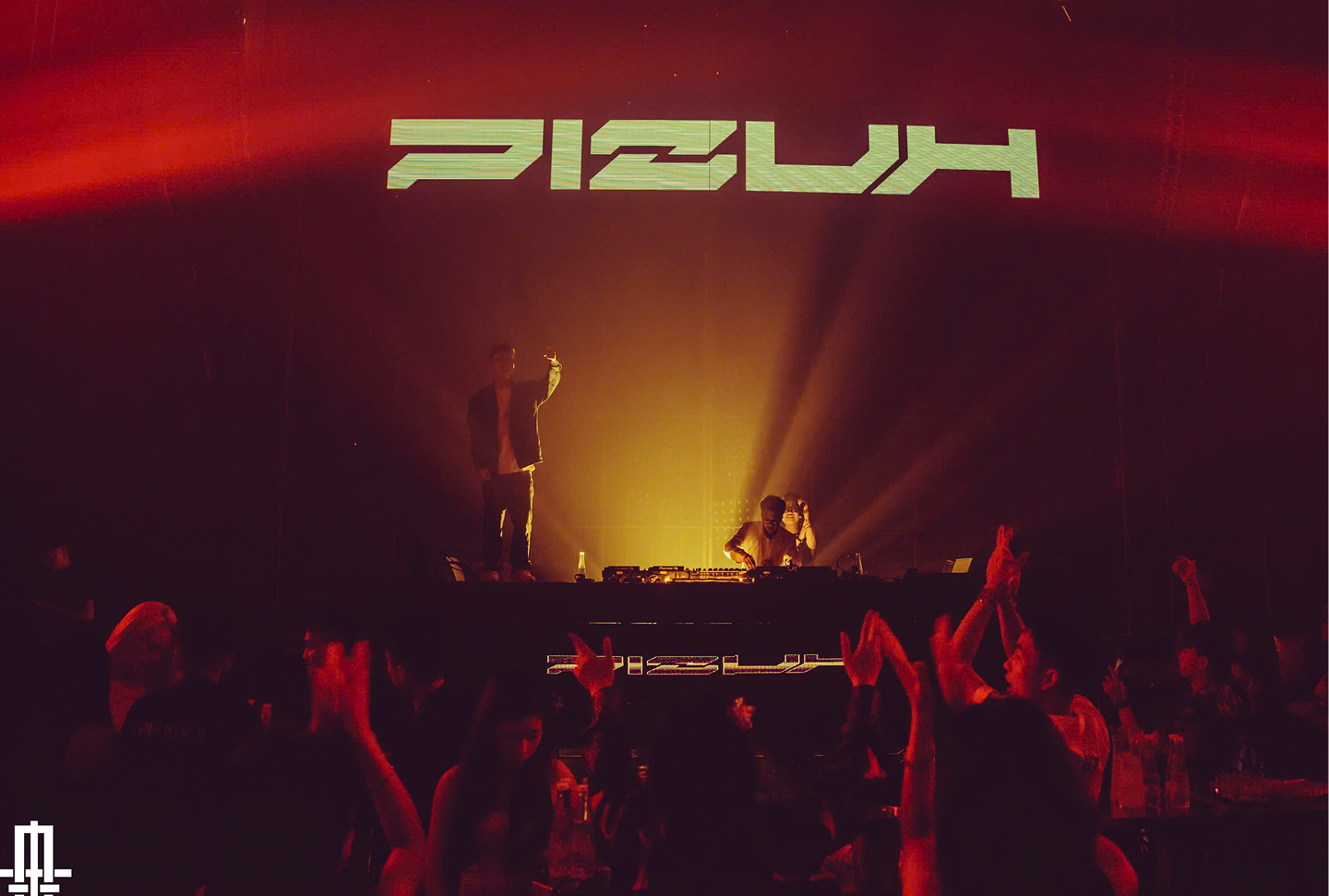 Pizuh live stage