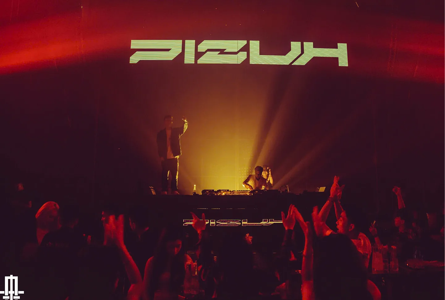 Pizuh live stage